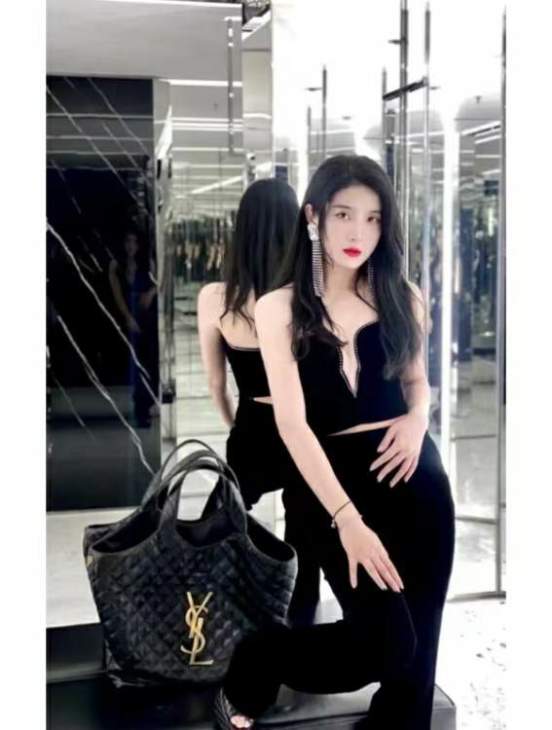 Picture of Saint Laurent Handbags _SKUfw167176969fw